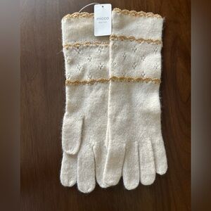 Micco NWT Cream and Gold Knit  gloves